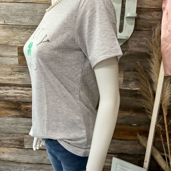 “Lucky AF” Shamrock 4 Leaf Clover Graphic Tee in Heather Gray 💗 - Picture 2 of 5